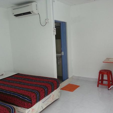 Et Budget Guest House Batu Feringgi Oda fotoğraf